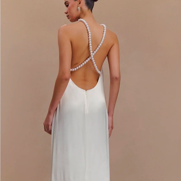 White halter dress - Picture 2 of 2